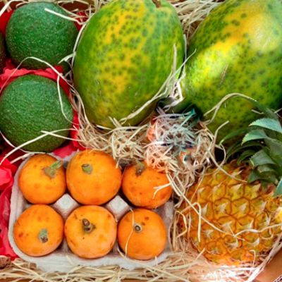 Caja de fruta tropical 4 variedades