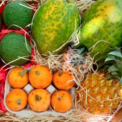 Mix: nísperos, aguacates, papaya y chirimoya. 4kg.